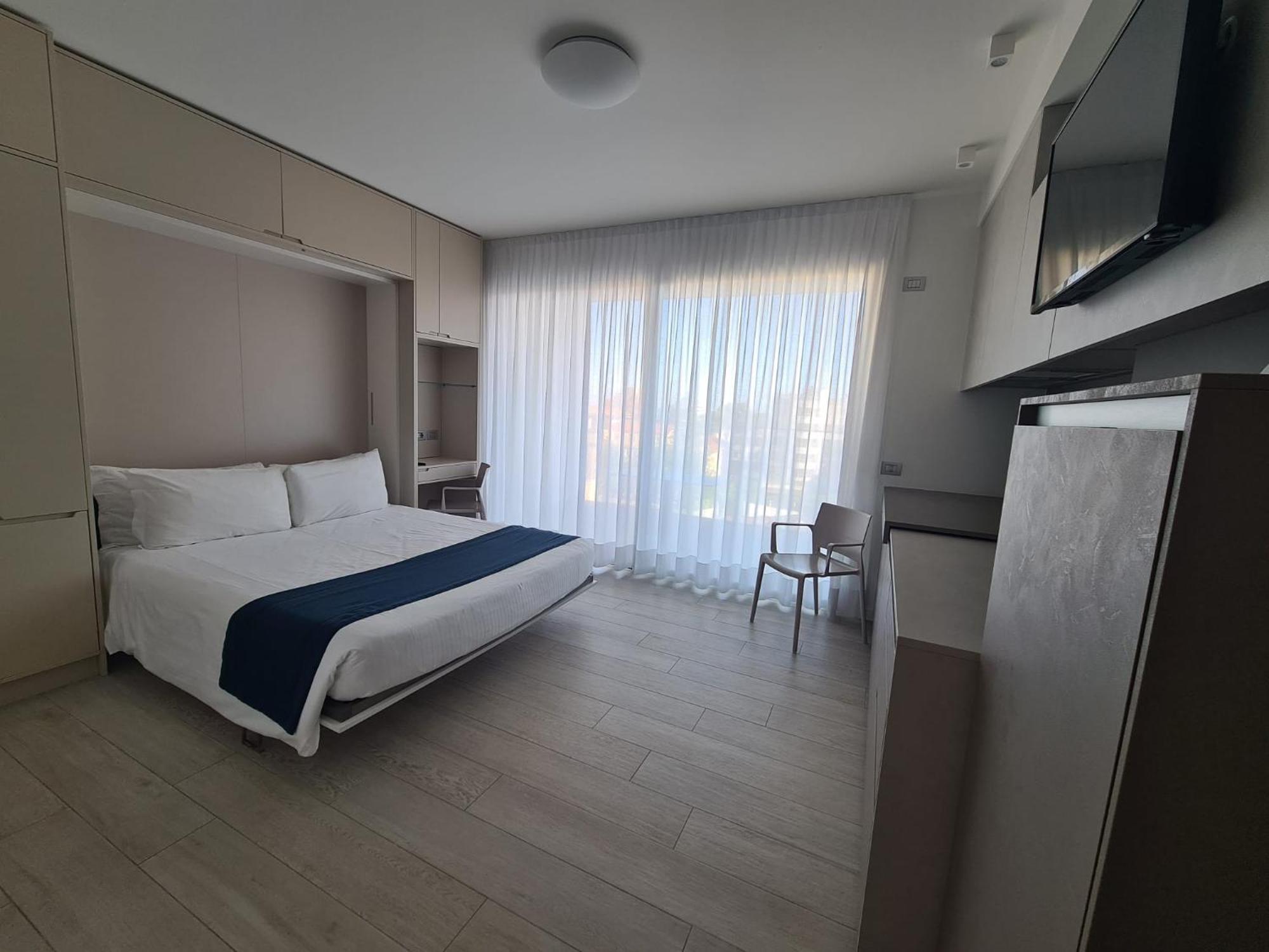 Hesperia Hotel & Residence Лидо ди Йезоло Стая снимка