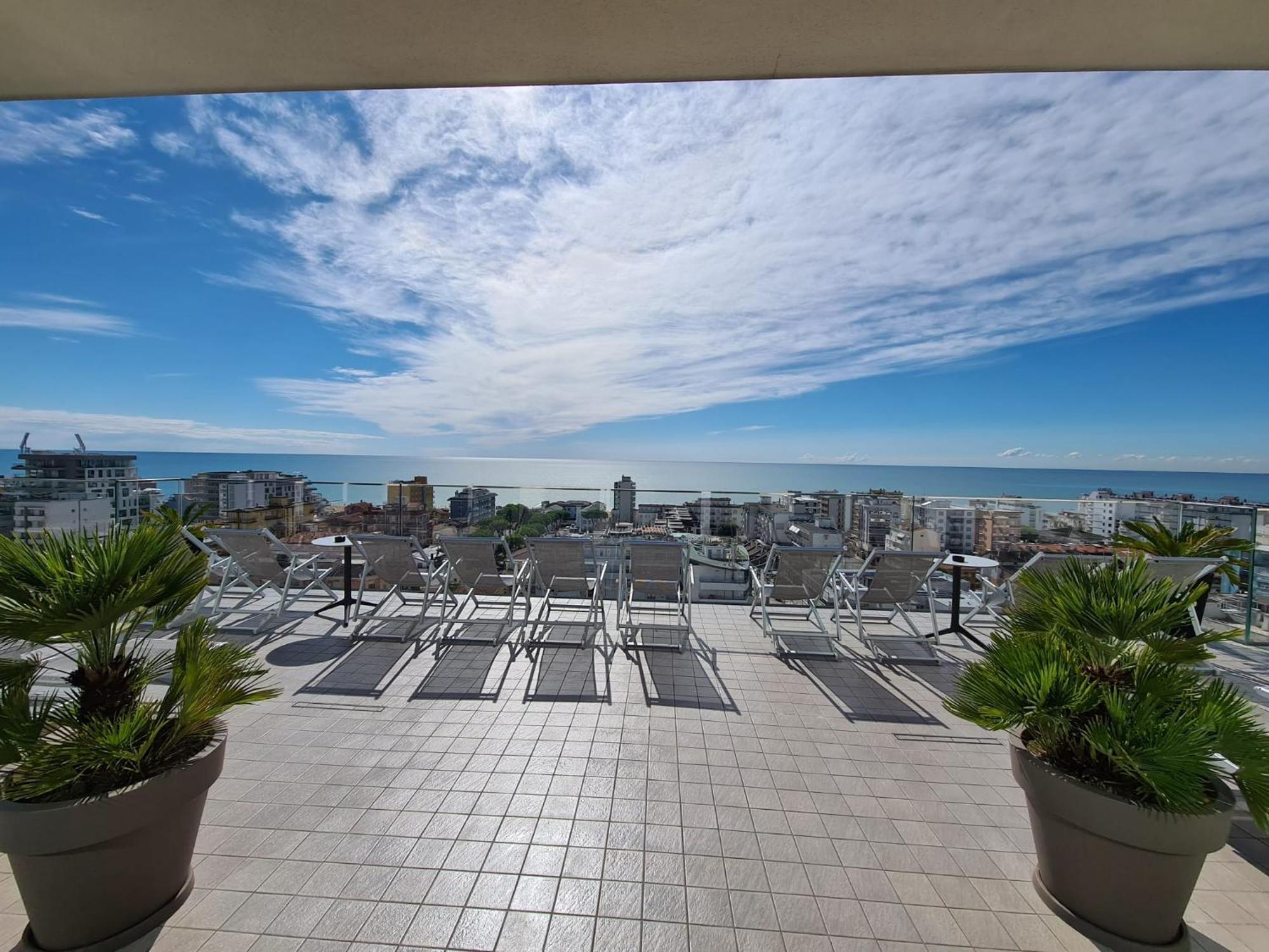 Hesperia Hotel & Residence Лидо ди Йезоло Екстериор снимка