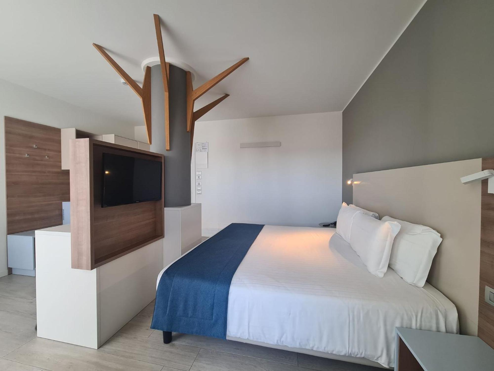 Hesperia Hotel & Residence Лидо ди Йезоло Стая снимка
